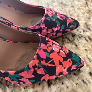 UGC Womans multi colored heels 👠